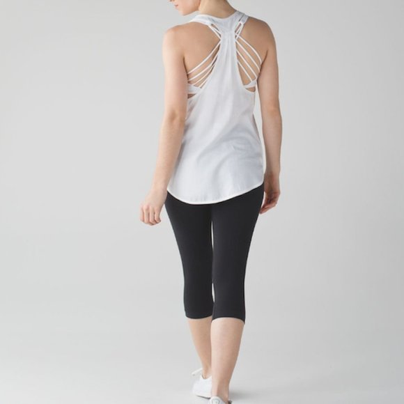 High Waisted Flow & Go Compression Leggings - Picture 4 of 13